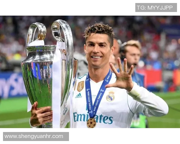 足球巨星落泪瞬间感动全场 赛后情绪崩溃令球迷心疼不已